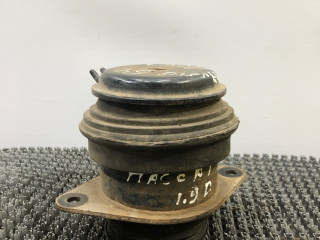 подушка крепления двигателя Volkswagen Passat B3 1993, 1.9 л., AAZ, дизель, 5МКПП, черный, универсал, передний привод