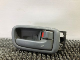 ручка внутренняя задняя правая Toyota RAV4 2 поколение (XA20) 2002, 2.0 л., дизель, МКПП, серебристый, седан
