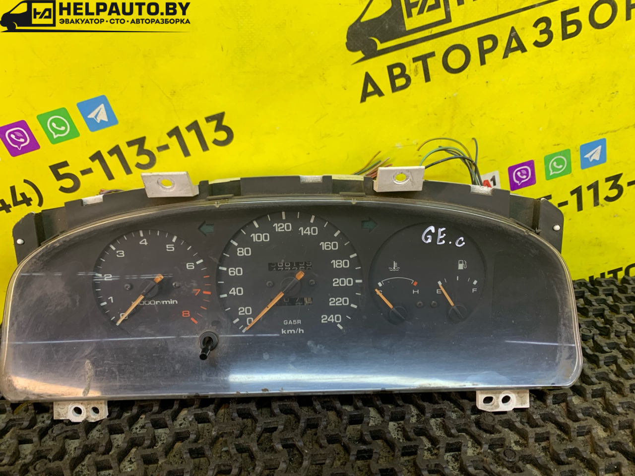щиток приборов (приборная панель) Mazda 626 GE 1994, 1.8 л., FP, бензин, МКПП, бордовый, седан, передний привод - фото №1