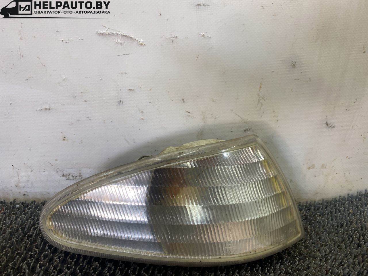 поворотник правый Ford Mondeo 2 поколение 1998, 1.8 л., дизель, МКПП, синий, хетчбэк 5 дв., передний привод - фото №1