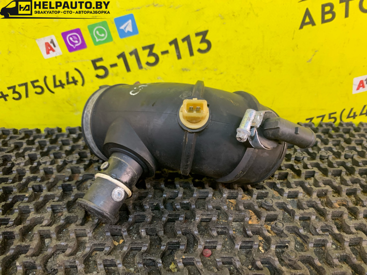 патрубок воздушного фильтра Volvo V40 1 поколение 1999, 2.0 л., B 4204 S, бензин, АКПП, синий, универсал, передний привод - фото №1