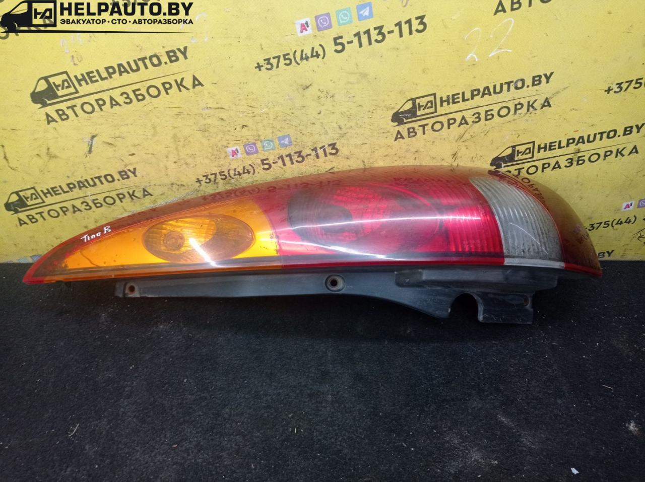 фонарь задний правый Nissan Almera Tino V10 2001, 2.2 л., YD22DDT, дизель, МКПП, берюзовый, минивэн, передний привод - фото №1