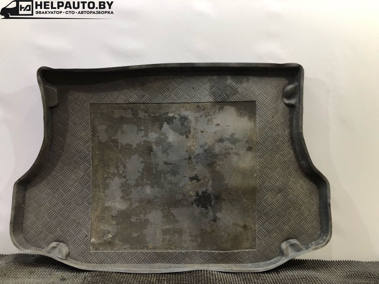 ковер багажника Kia Sorento 1 поколение 2005, 2.4 л., G4JS, бензин, МКПП, красный, внедорожник 5 дв., полный подключаемый привод - фото №1