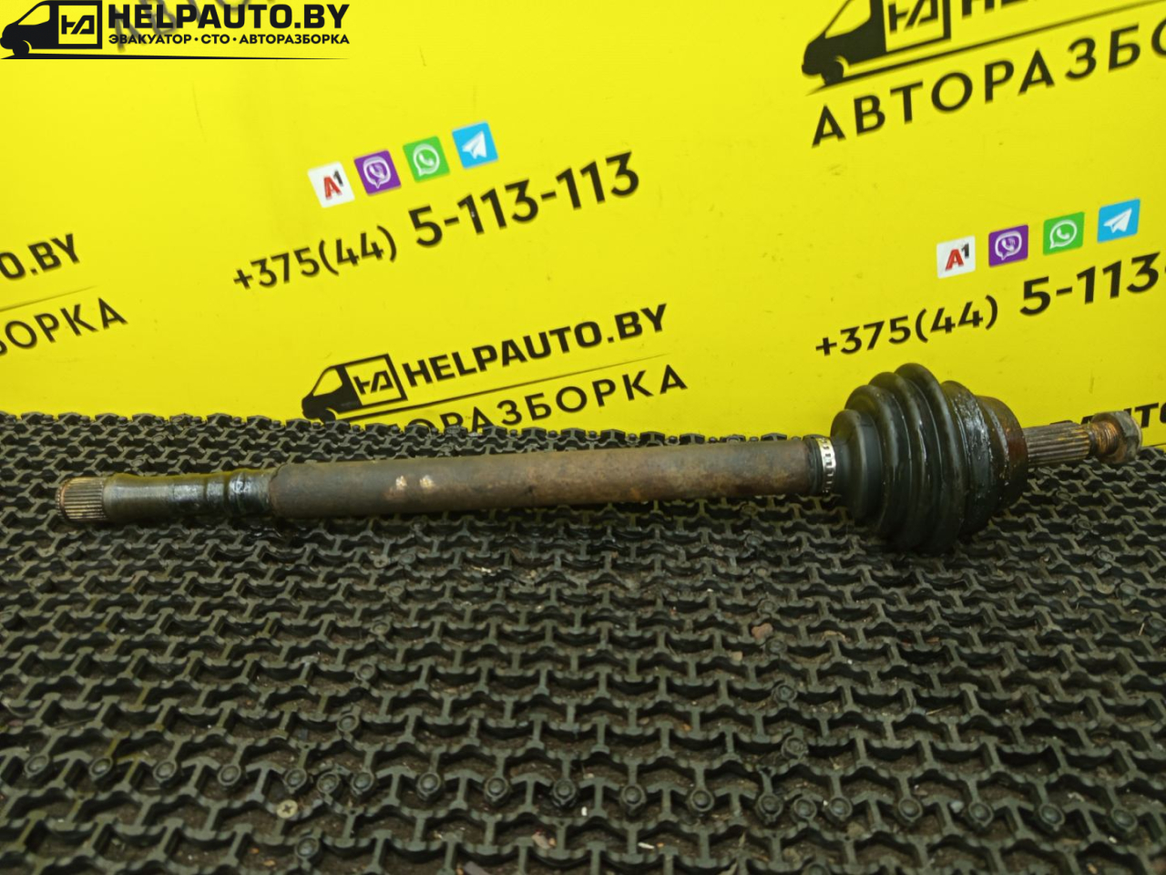 полуось передняя левая (приводной вал, ШРУС) Audi 80 B3 1988, 1.6 л., дизель, МКПП, седан, передний привод - фото №1