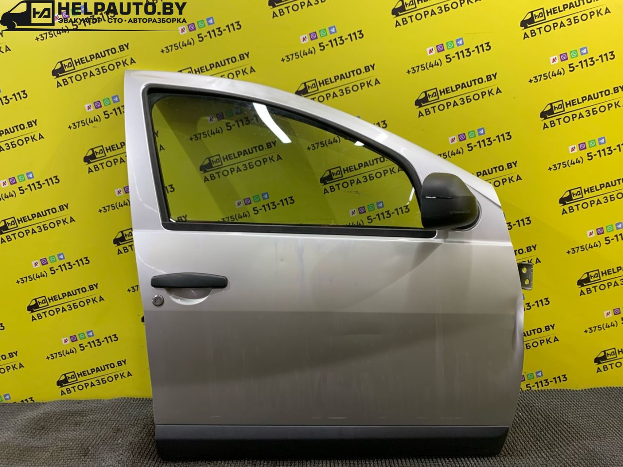 дверь передняя правая Dacia Sandero 1 поколение 2008, 1.4 л., K7J 714, бензин, МКПП, серый, хетчбэк 5 дв., передний привод - фото №1