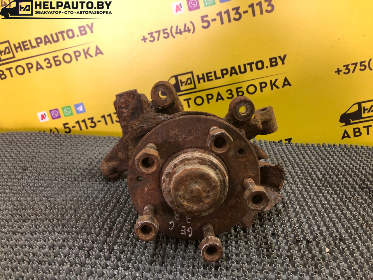ступица задняя правая Mazda 626 GE 1994, 1.8 л., FP, бензин, МКПП, бордовый, седан, передний привод - фото №1