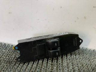 блок управления стеклоподъемниками Daewoo Nubira J100 1998, 1.6 л., бензин, МКПП, зелёный металлик, хетчбэк 5 дв.