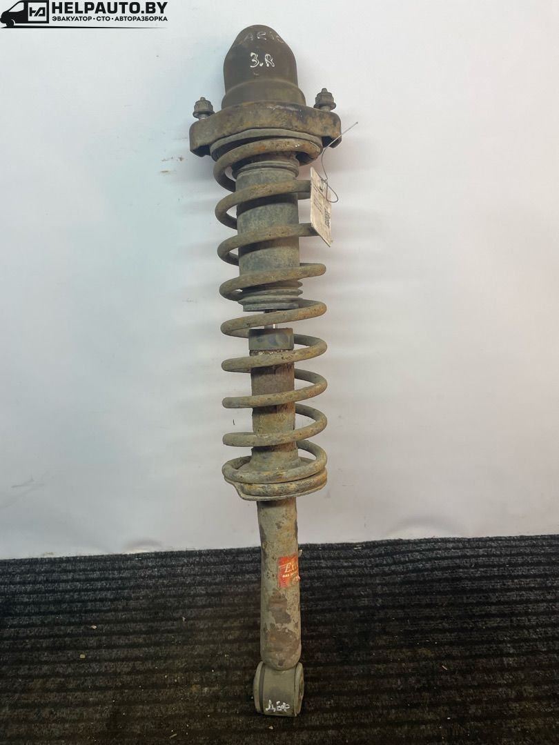 стойка задняя Mitsubishi Carisma 1 поколение 1997, 1.9 л., F8QT, дизель, МКПП, зеленый, хетчбэк 5 дв. - фото №1