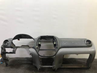 панель передняя салона (торпедо) Toyota RAV4 2 поколение (XA20) 2002, 2.0 л., дизель, МКПП, серебристый, седан