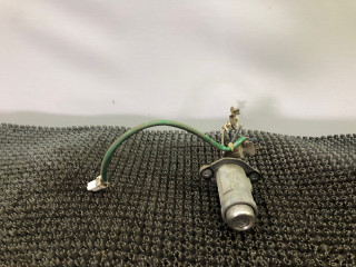 кнопка открытия багажника Mazda 626 GE 1994, 1.8 л., FP, бензин, МКПП, бордовый, седан, передний привод