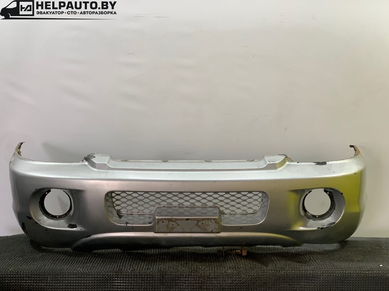бампер передний Hyundai Santa Fe 1 поколение (SM) 2003, 2.4 л., бензин, МКПП, серебристый, внедорожник 5 дв., передний привод - фото №1