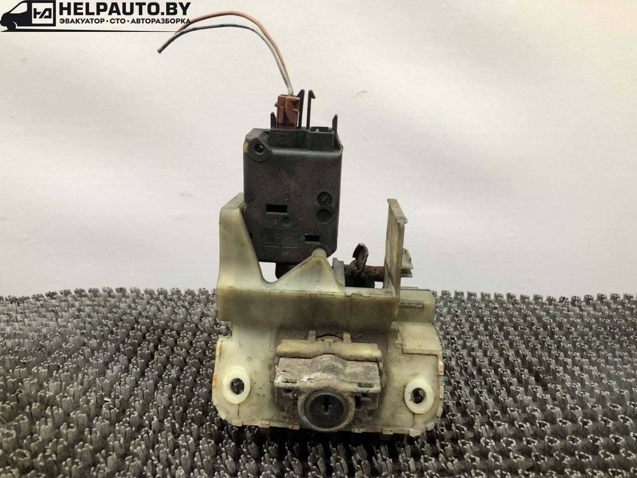 кнопка открытия багажника Citroen Xsara 1 поколение 1998, 1.9 л., дизель, 5МКПП, зеленый, универсал - фото №1