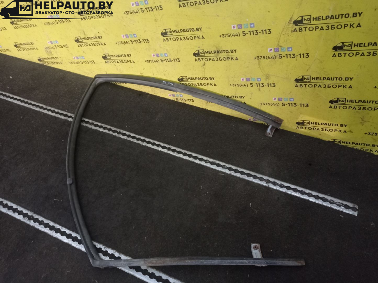 уплотнитель двери Nissan Almera Tino V10 2001, 2.2 л., YD22DDT, дизель, МКПП, берюзовый, минивэн, передний привод - фото №1