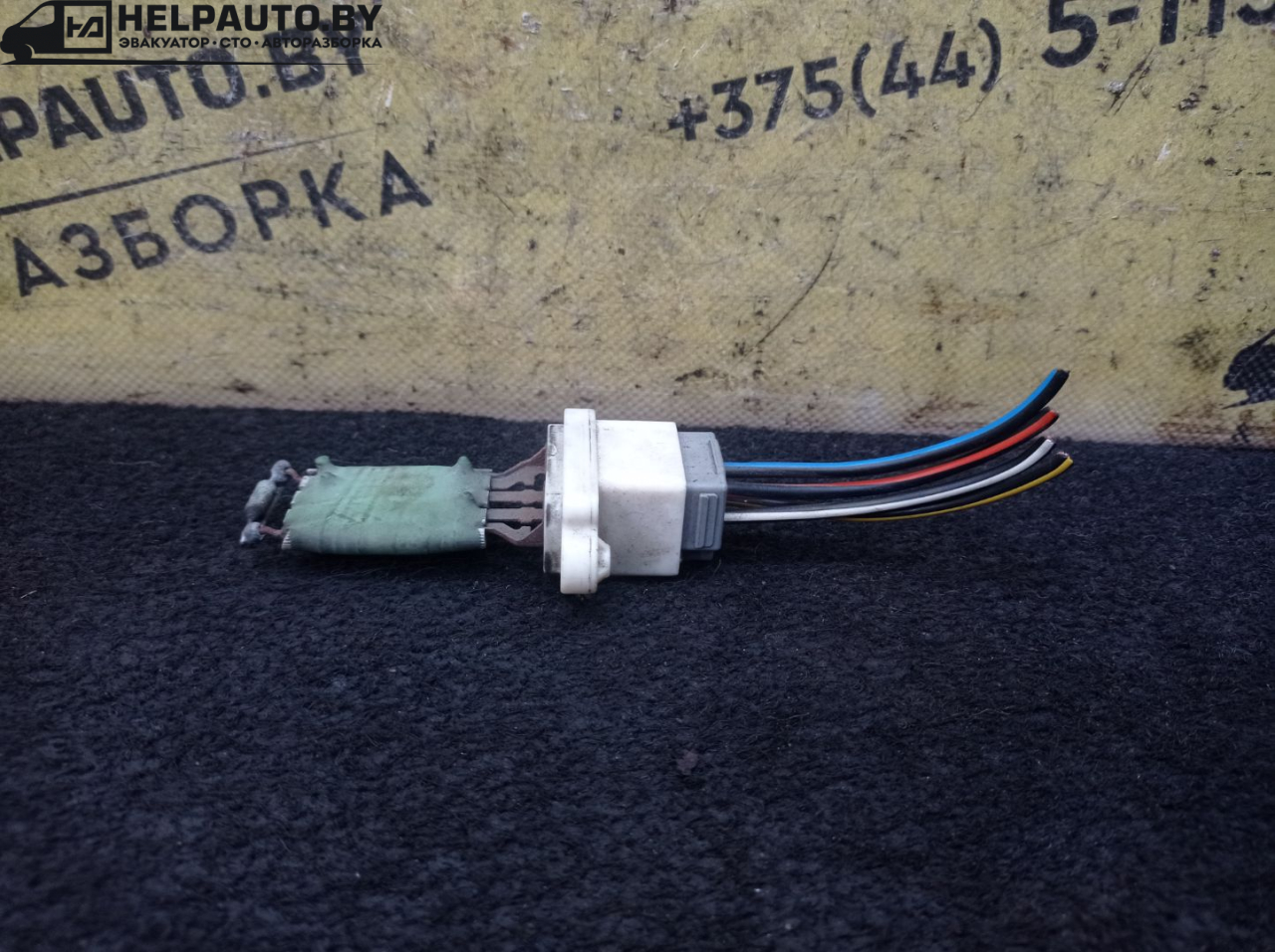 сопротивление печки Ford Focus 2 поколение 2006, 1.6 л., HWDA, бензин, МКПП, красный, хетчбэк 5 дв., передний привод - фото №1