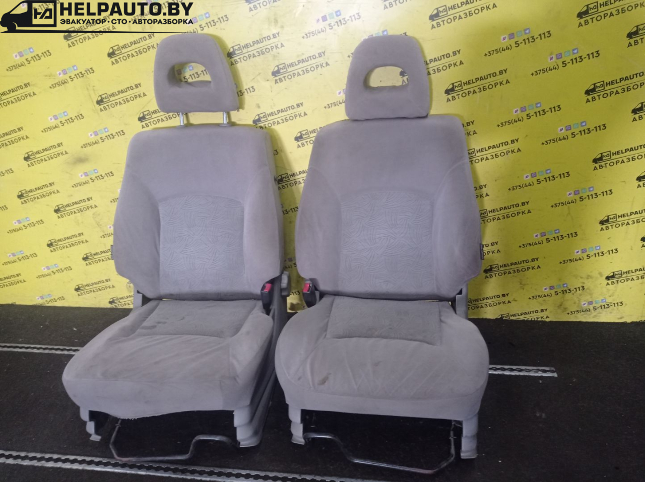 салон (комплект сидений) Nissan Almera Tino V10 2001, 2.2 л., YD22DDT, дизель, МКПП, берюзовый, минивэн, передний привод - фото №1