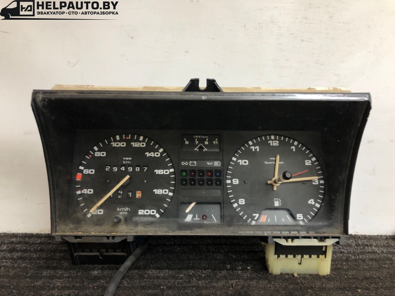 щиток приборов (приборная панель) Volkswagen Santana 1 поколение 1988, 1.6 л., бензин, синий, передний привод - фото №1