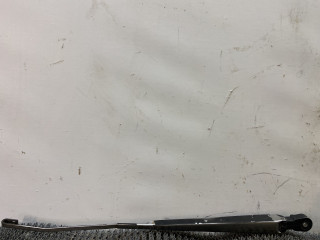 щеткодержатель задний Nissan Bluebird T12/T72 1987, 2.0 л., бензин, МКПП, бордовый, хетчбэк 5 дв., передний привод