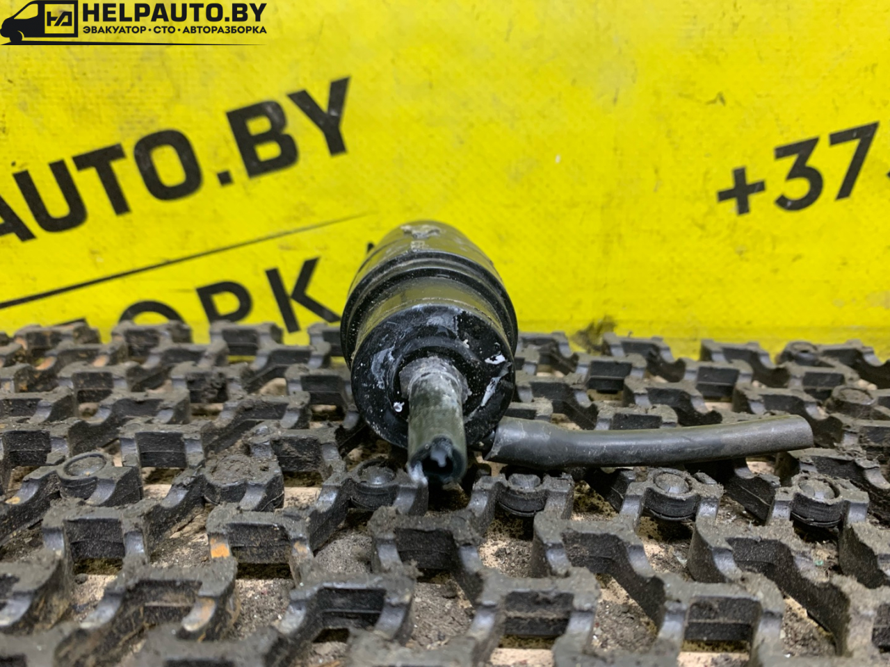 насос (моторчик) омывателя стекла Geely CK Otaka 1 поколение 2006, 1.5 л., бензин, МКПП, золотистый, седан, передний привод - фото №1