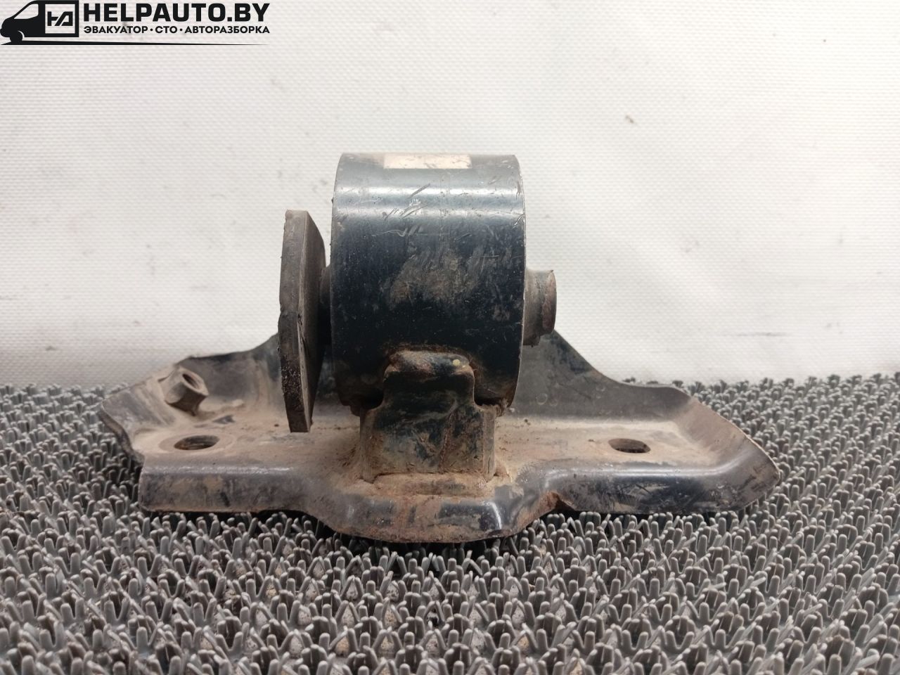 подушка крепления двигателя Toyota Carina E 1 поколение 1997, 2.0 л., 2C, дизель, МКПП, черный, универсал, передний привод - фото №1