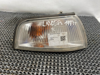 поворотник правый Mitsubishi Lancer 7 поколение 1997