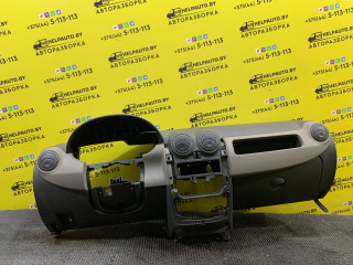 панель передняя салона (торпедо) Dacia Sandero 1 поколение 2008, 1.4 л., K7J 714, бензин, МКПП, серый, хетчбэк 5 дв., передний привод