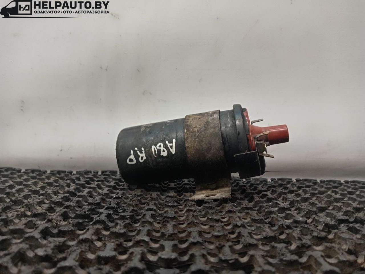 катушка зажигания Audi 80 B3 89/B3 1987, 1.8 л., бензин, МКПП, серый, седан, передний привод - фото №1