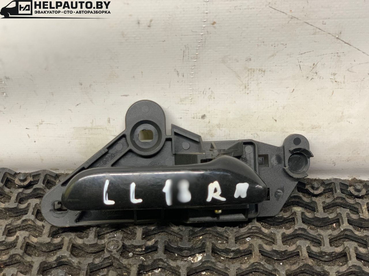 ручка внутренняя передняя правая Lancia Lybra 1 поколение 839 2000, 1.8 л., 839 A9.000, бензин, МКПП, универсал - фото №1