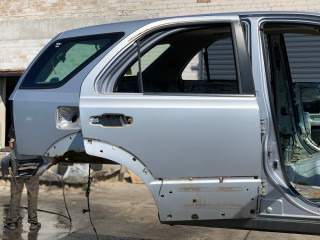 дверь задняя правая Kia Sorento 1 поколение 2004, 2.5 л., CRDi, D4CB, дизель, АКПП, серебристый, внедорожник 5 дв., полный подключаемый привод