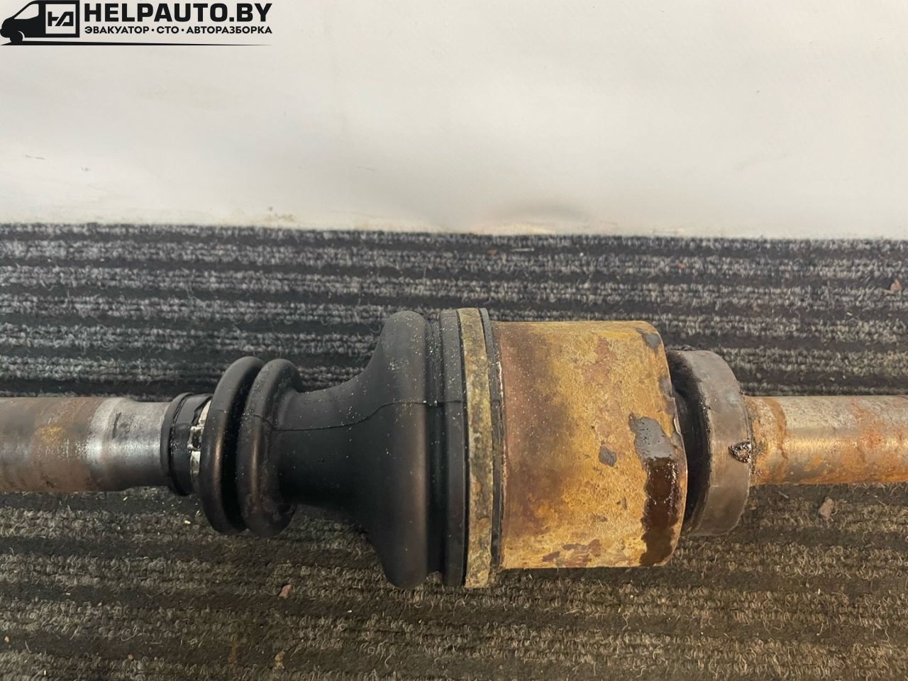 полуось передняя правая (приводной вал, ШРУС) Renault Safrane 1 поколение 1994, 2.2 л., J7T 760, бензин, 5МКПП, черный, хетчбэк 5 дв., передний привод - фото №1
