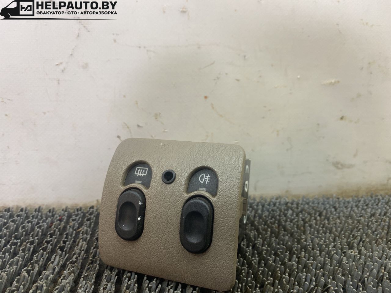 кнопка обогрева заднего стекла Chrysler Neon 1 поколение 1996, 2.0 л., бензин, МКПП, синий, седан, передний привод - фото №1