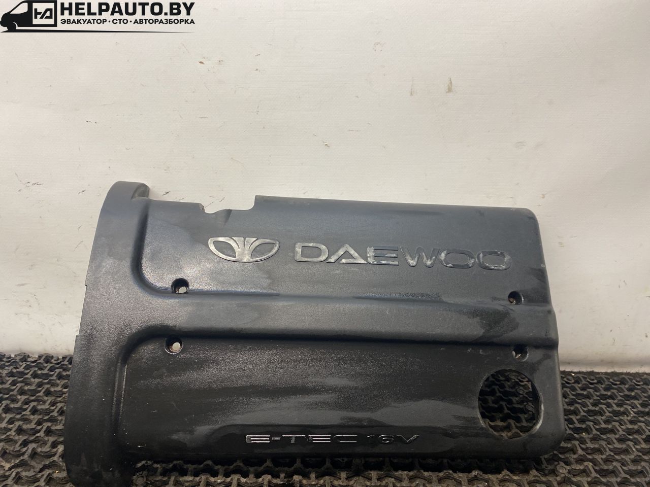 декоративная крышка двигателя Daewoo Nubira J100 1998, 1.6 л., бензин, МКПП, зелёный металлик, хетчбэк 5 дв. - фото №1