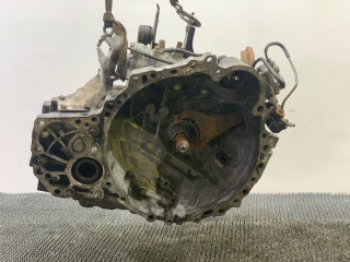 КПП механическая (МКПП) Toyota RAV4 2 поколение (XA20) 2002, 2.0 л., дизель, МКПП, серебристый, седан