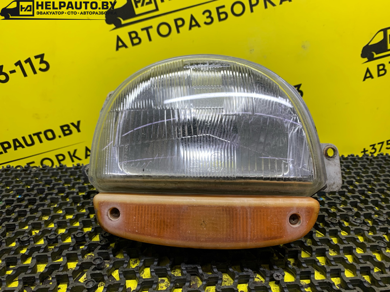 фара правая Renault Twingo 1 поколение 1997, 1.2 л., D7F 700, бензин, 5МКПП, синий, кабриолет, передний привод - фото №1