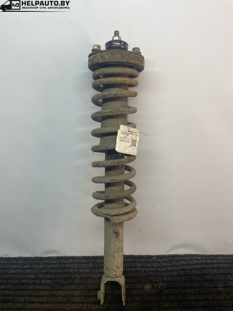 стойка задняя Honda Concerto 1 поколение 1992, 1.5 л., бензин, МКПП, серебристый, хетчбэк 5 дв. - фото №1