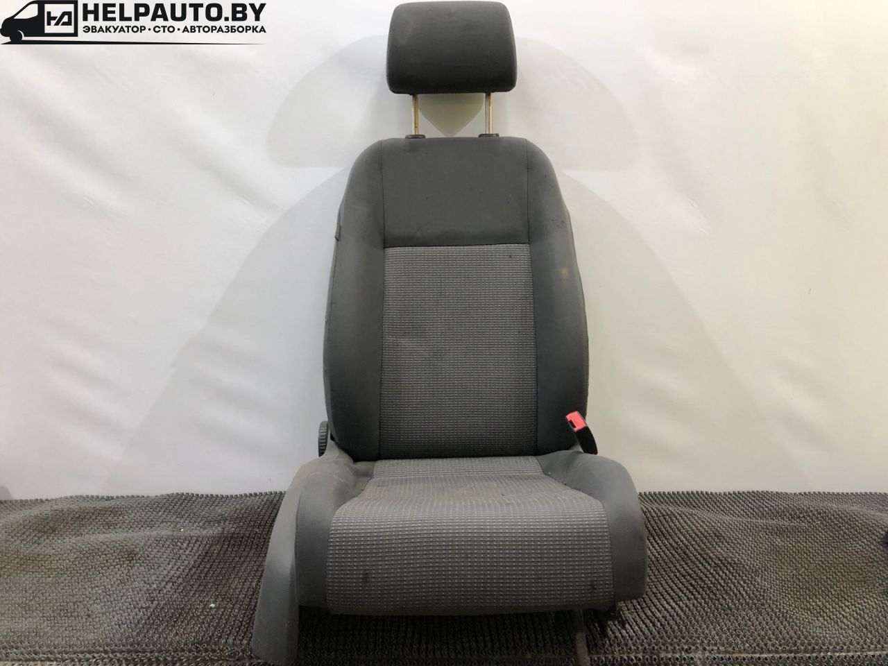 сиденье переднее Volkswagen Jetta 5 поколение 2010, 1.6 л., BSE, бензин, 5МКПП, синий, седан, передний привод - фото №1