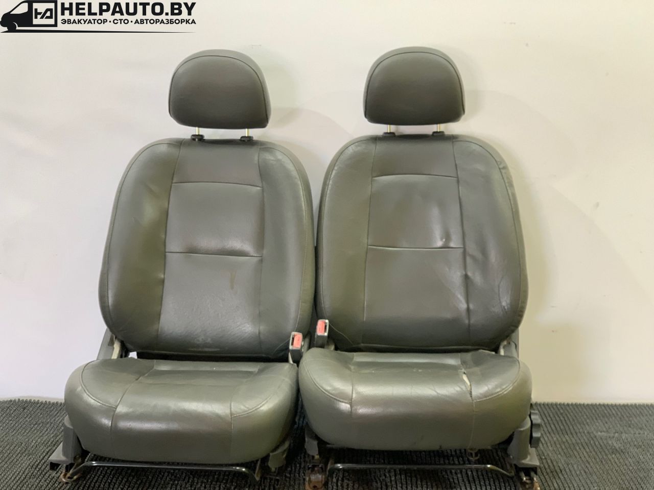 салон (комплект сидений) Hyundai Santa Fe 1 поколение (SM) 2003, 2.4 л., бензин, МКПП, серебристый, внедорожник 5 дв., передний привод - фото №1