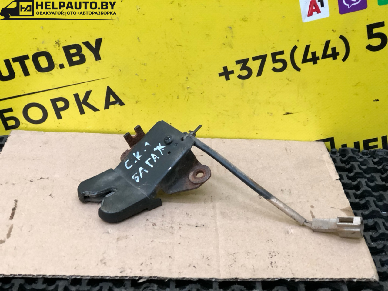 замок багажника Geely CK Otaka 1 поколение CK-1 2007, 1.5 л., MR479A, бензин, МКПП, золотистый, седан, передний привод - фото №1