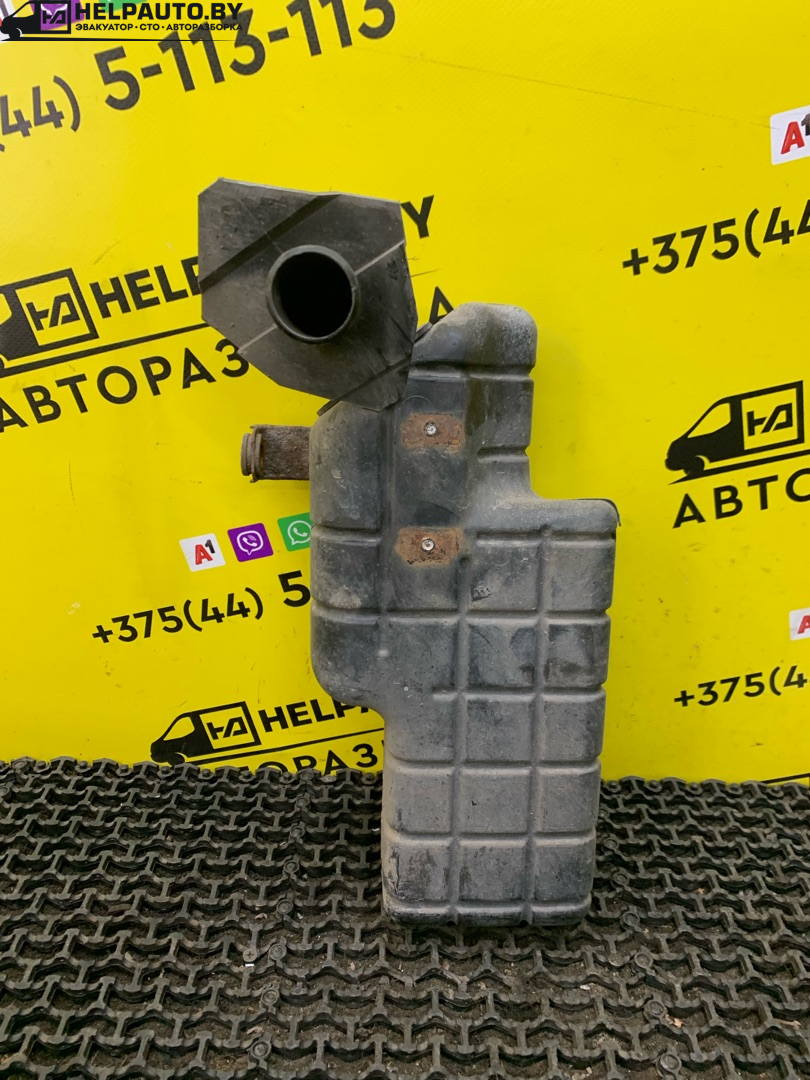 резонатор воздушного фильтра Mitsubishi Carisma 1 поколение (1995 - 1999), 1.8 л., 4G93 (GDI), бензин, МКПП, серебро, хетчбэк 5 дв., передний привод - фото №1