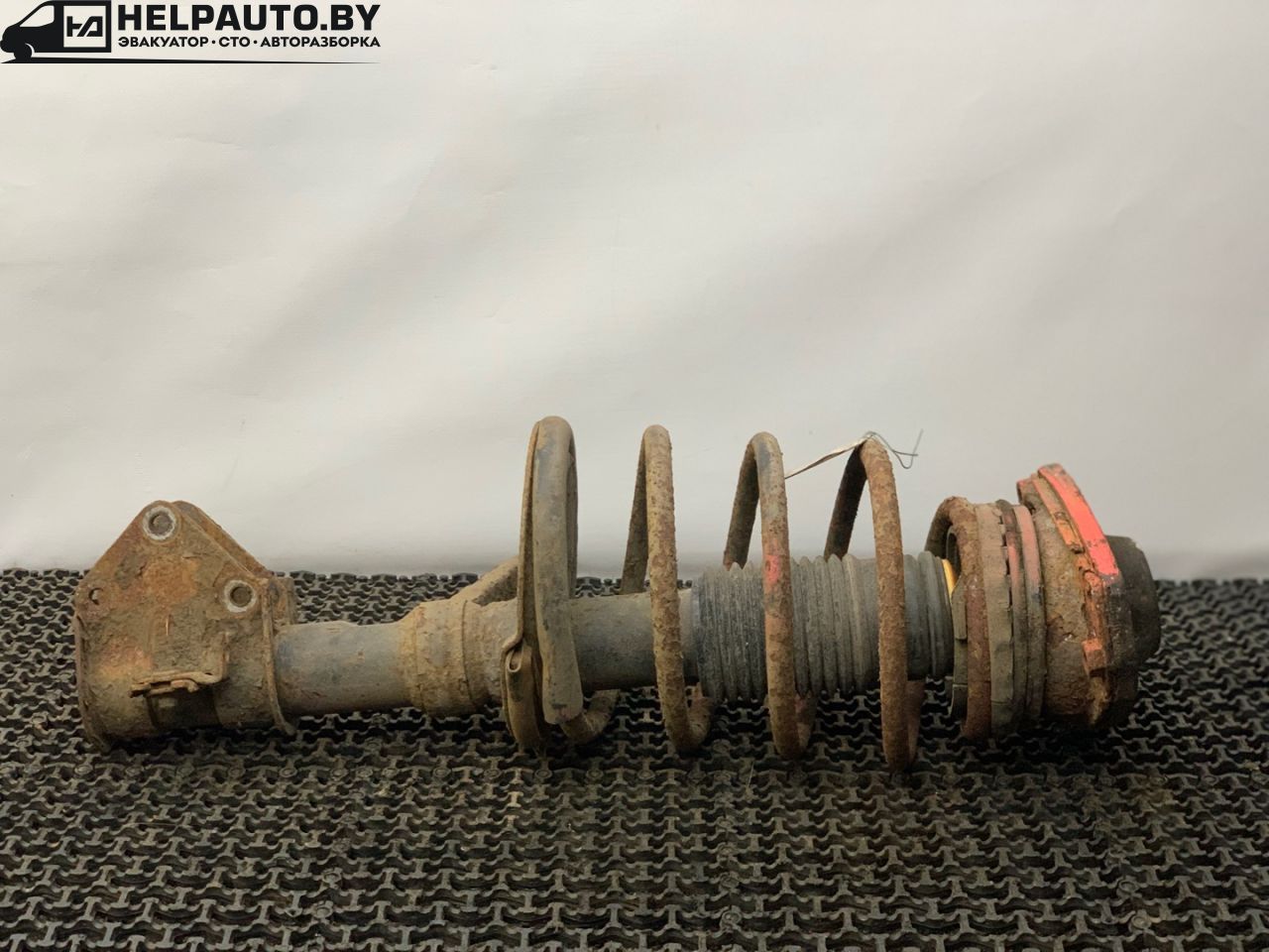 стойка передняя левая Alfa Romeo 146 1 поколение 1996, 1.4 л., i, бензин, АКПП, хетчбэк 5 дв., передний привод, BOXER - фото №1