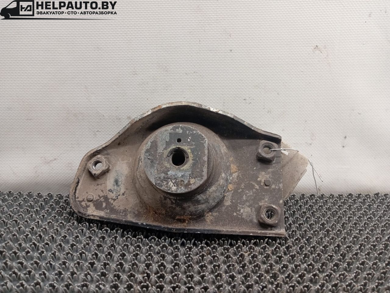 подушка крепления КПП Renault Safrane 1 поколение 1994, 2.2 л., J7T 760, бензин, 5МКПП, черный, хетчбэк 5 дв., передний привод - фото №1