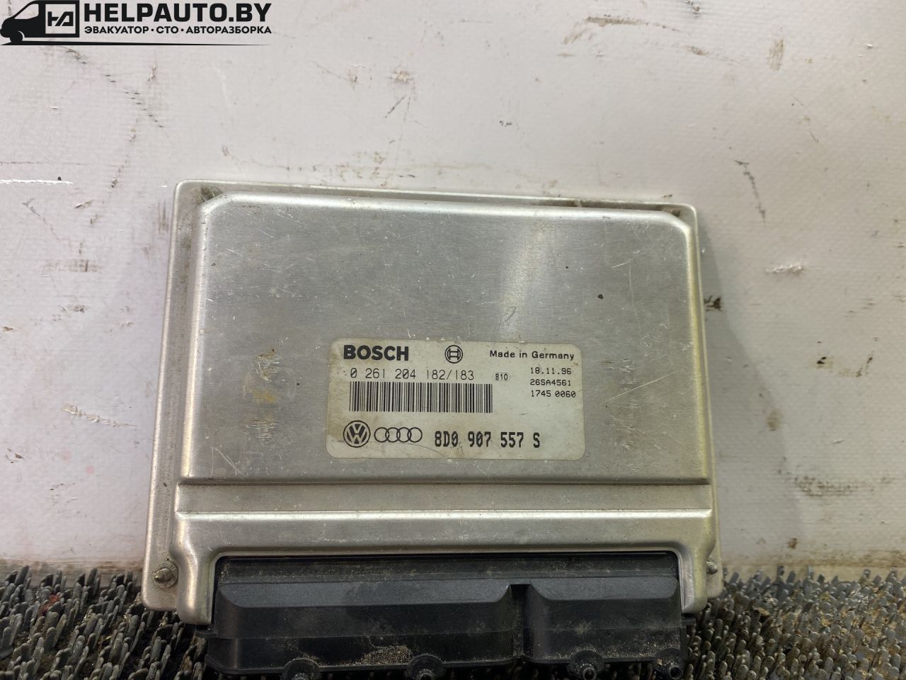 блок управления двигателем Audi A4 B5 1999, 1.8 л., бензин, АКПП, черный, универсал, передний привод - фото №1
