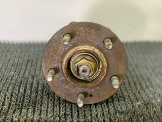 ступица задняя левая Hyundai Santa Fe 1 поколение (SM) 2003, 2.4 л., бензин, МКПП, серебристый, внедорожник 5 дв., передний привод