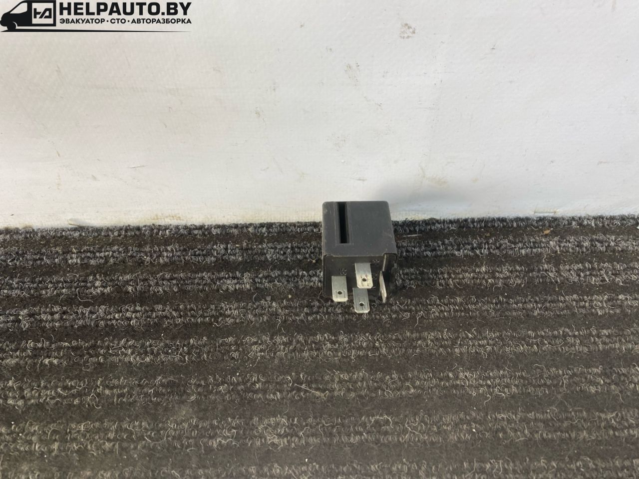 реле (прочие) Audi 80 B3 89/B3 1987, 1.8 л., бензин, МКПП, серый, седан, передний привод, 443951307A - фото №1