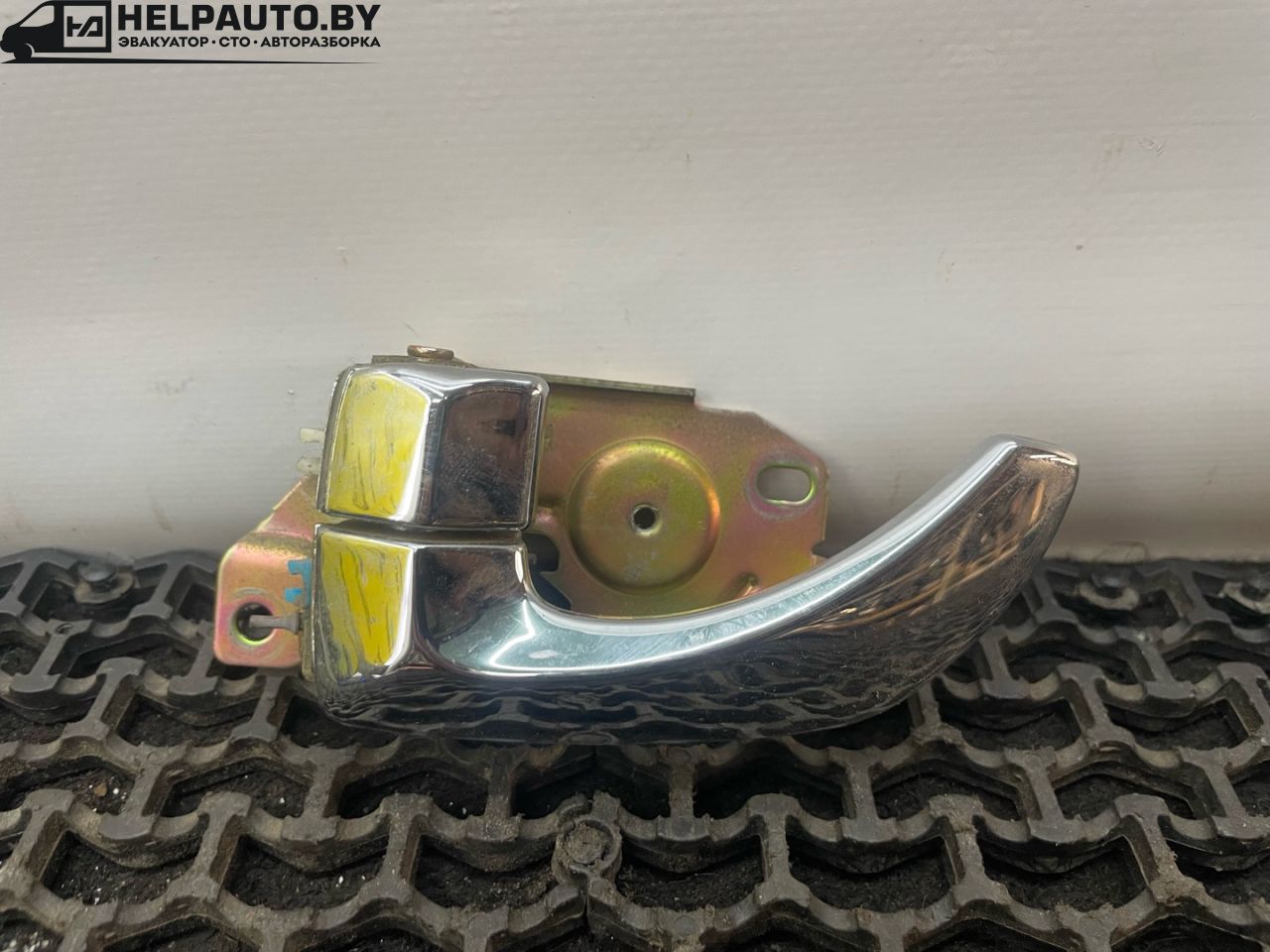 ручка внутренняя задняя левая Kia Sorento 1 поколение 2004, 2.5 л., CRDi, D4CB, дизель, АКПП, серебристый, внедорожник 5 дв., полный подключаемый привод - фото №1