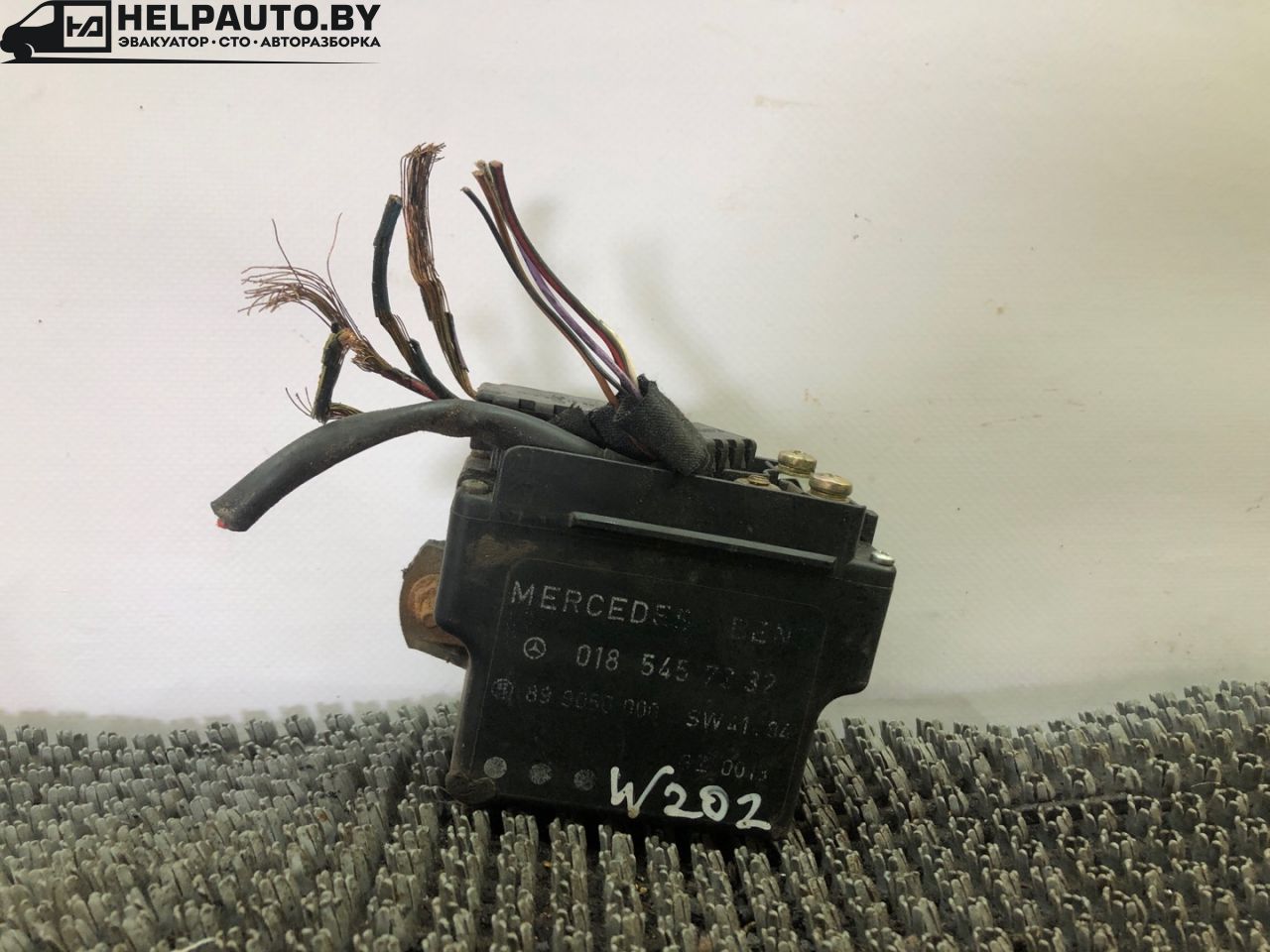 реле накала свечей Mercedes-Benz C-Класс W202/S202 1995, 2.2 л., дизель, МКПП, черный, седан, задний привод, 0185457232 - фото №1