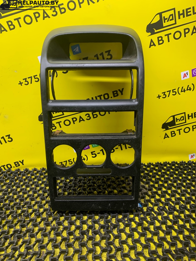 накладка на торпедо (консоль) Opel Astra G 1998, 1.4 л., X 14 XE, бензин, МКПП, серебро, универсал, передний привод - фото №1
