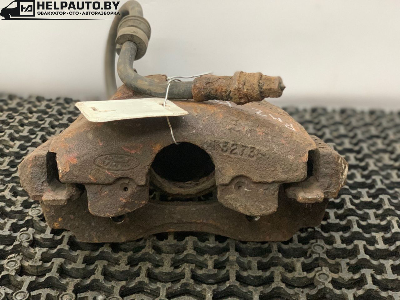 суппорт передний правый Ford Mondeo 2 поколение 1997, 2.0 л., бензин, МКПП, черный, универсал, передний привод - фото №1