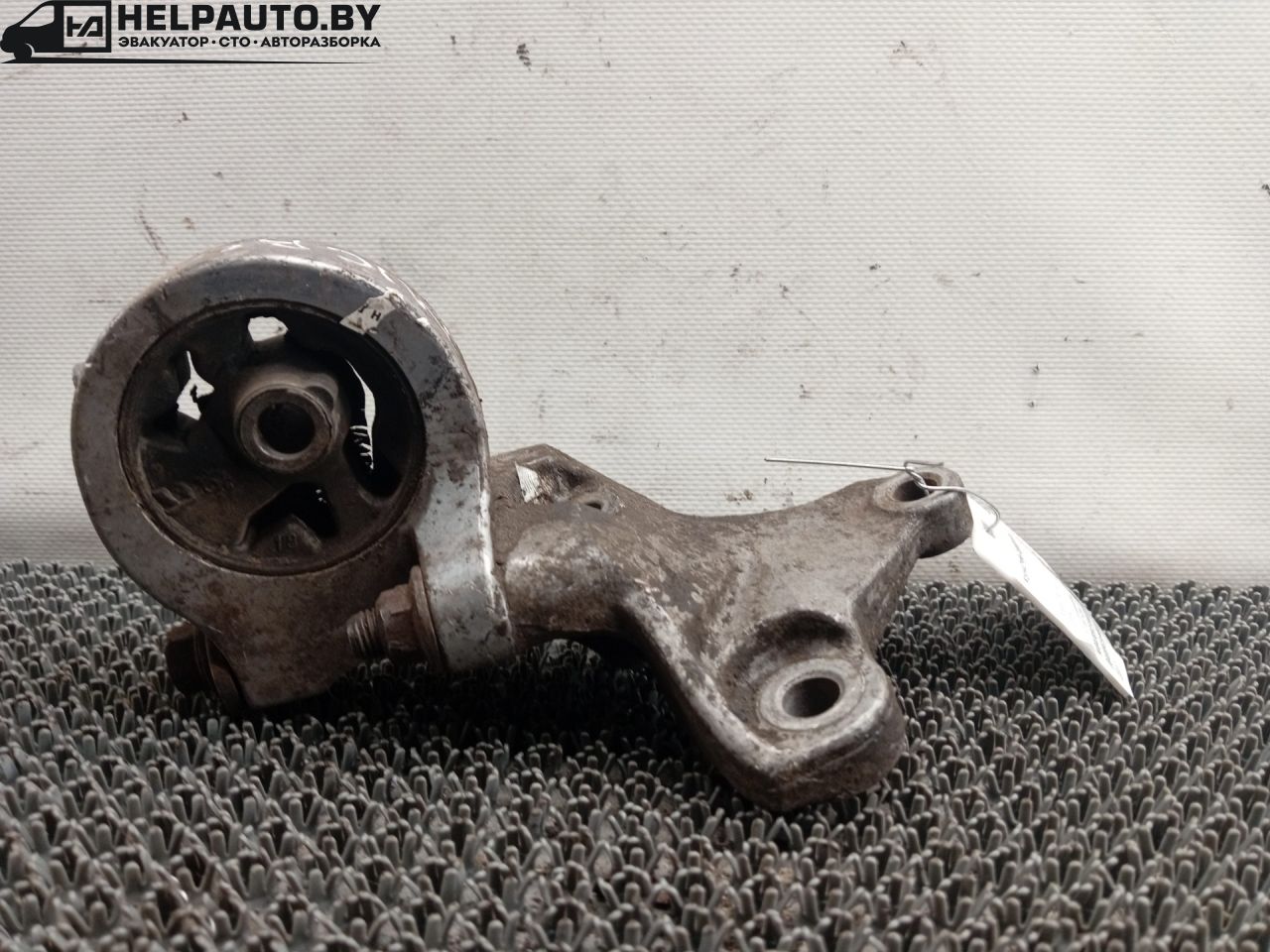кронштейн двигателя Nissan Micra 2 поколение (K11) 1999, 1.0 л., i, CG10DE, бензин, МКПП, хетчбэк 3 дв., передний привод, CG10 - фото №1
