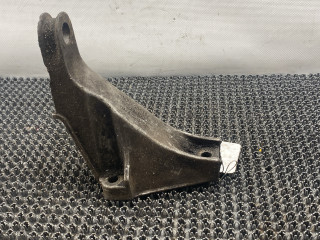 кронштейн КПП Audi 100 С3 1986, 2.0 л., бензин, МКПП, седан, передний привод, KP