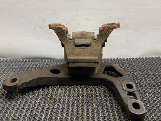 подушка крепления двигателя Ford Mondeo 2 поколение 1998, 1.8 л., дизель, МКПП, синий, хетчбэк 5 дв., передний привод